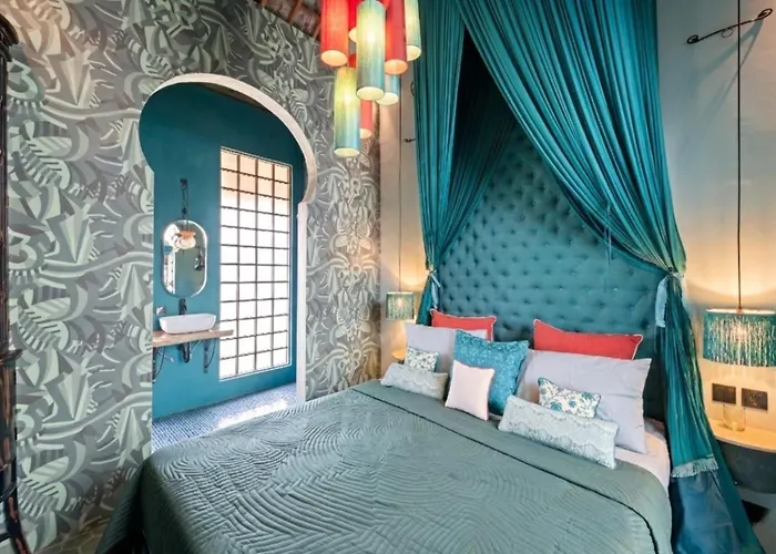 Atelier Art Lofts Hotel *